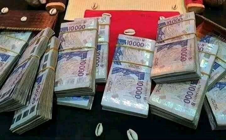 Sacrifice pour avoir de l’argent par le grand médium